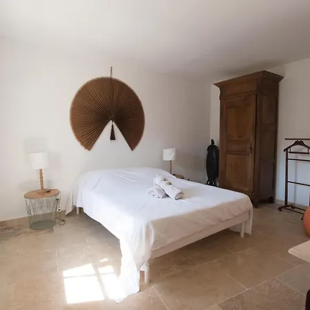 Holiday home Maison Nomade, Clim - Terrasse Arles